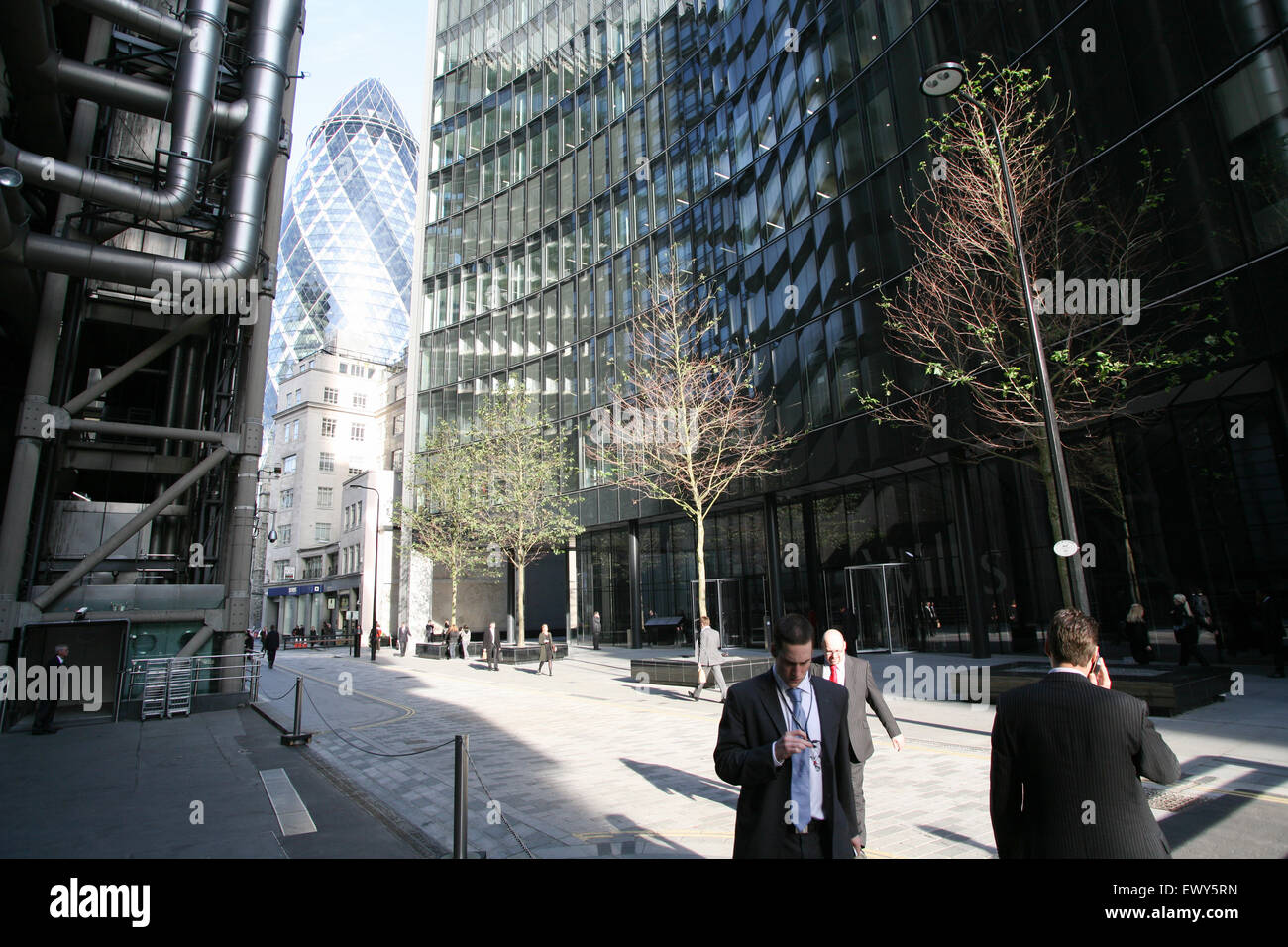 La Swiss Re, 'Gherkin', con la Lloyds edificio sulla sinistra e la nuova curva edificio Willis, 51 Lime Street, sulla destra. Foto Stock