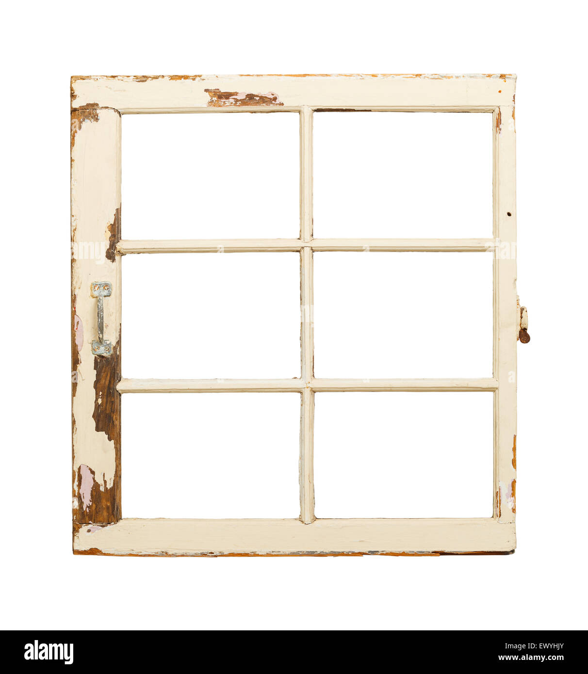 Vecchio rustico finestra con impugnatura isolata su sfondo bianco. Foto Stock