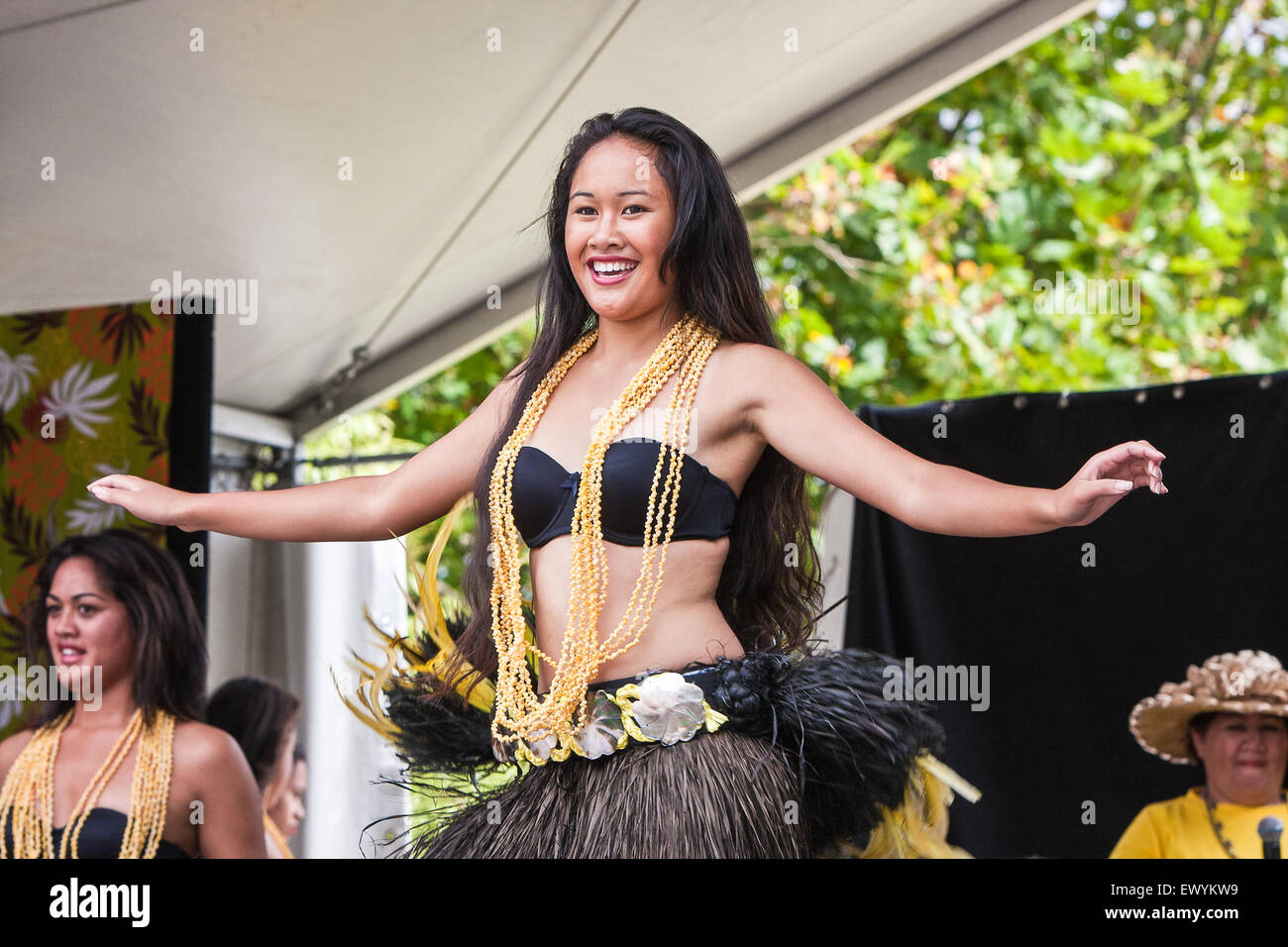 La ballerina Hula di Pacific Island Fiji esegue una danza hula all'annuale raduno di marzo al Pasifika Festival di Auckland, Nuova Zelanda, Asia, Pacifico, Foto Stock