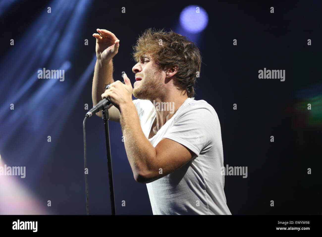 Manchester, Regno Unito. 2 Luglio, 2015. Il cantante-cantautore Paolo Nutini suona dal vivo al sell out folla sulla prima notte di estate in città Manchester 2015 a Castlefields, Manchester. Credito: Alamy Live News/ Simon Newbury Foto Stock