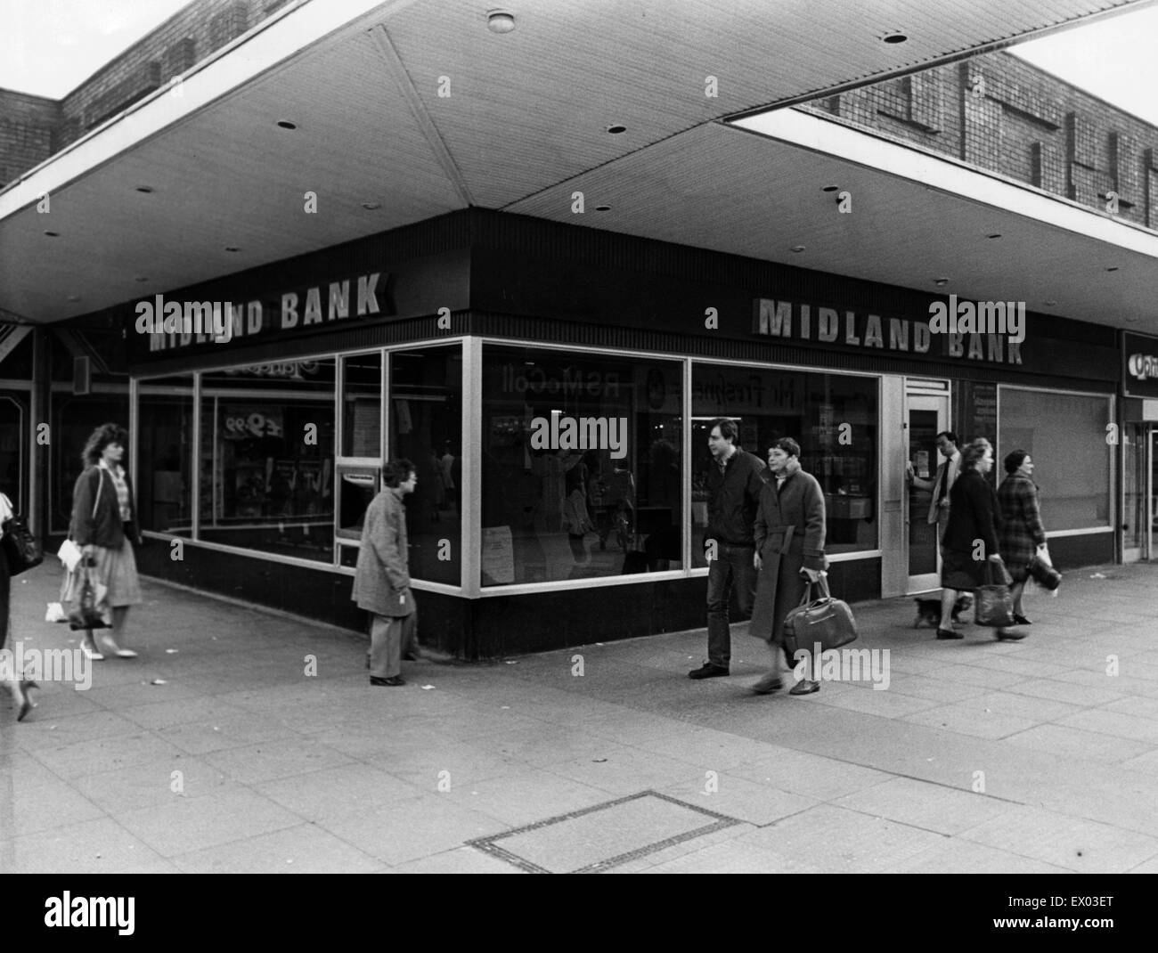 Midland Bank al Forum Shopping Centre, Segedunum modo, Wallsend, Tyne and Wear, 16 novembre 1989. Foto Stock