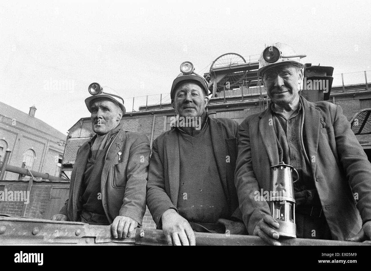 I minatori al Morrison Busty Colliery. 24 Febbraio 1971 Foto Stock