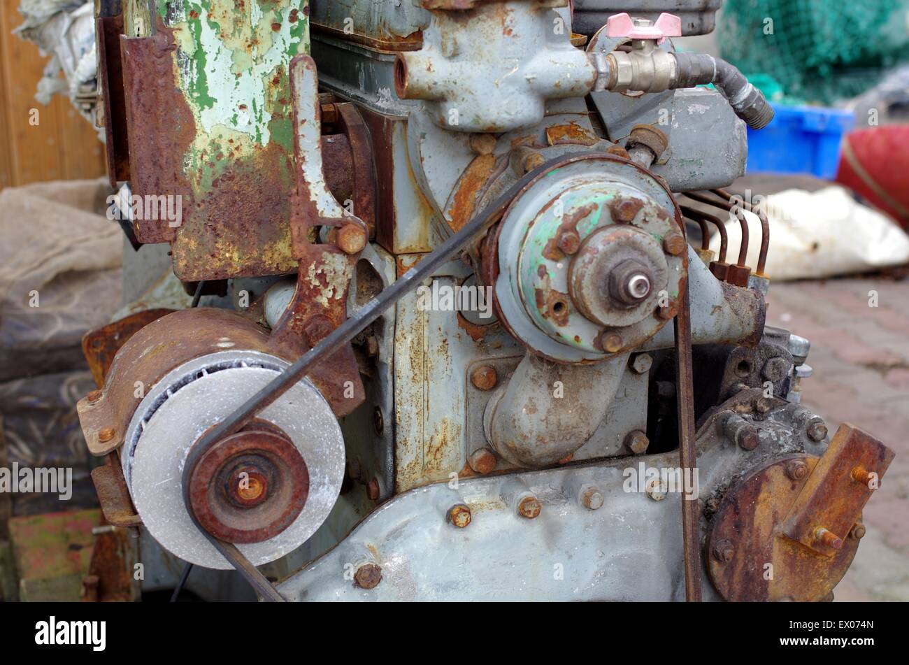 Vecchio arrugginito motore diesel Foto Stock