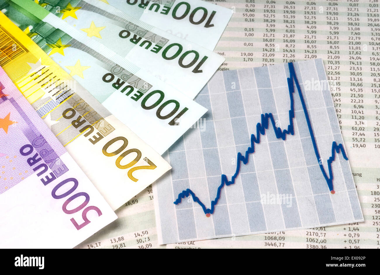 Le banconote in euro e la curva con il tasso di cambio Foto Stock