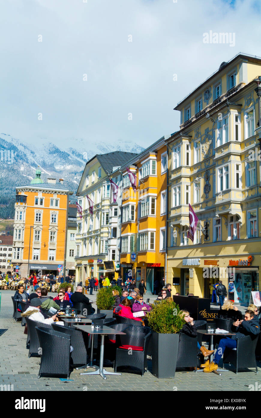 Cafe terrazza, Maria-Theresien-Strasse, Town Square, Altstadt, città vecchia, Innsbruck, Valle Inn, Tirolo, Austria Foto Stock