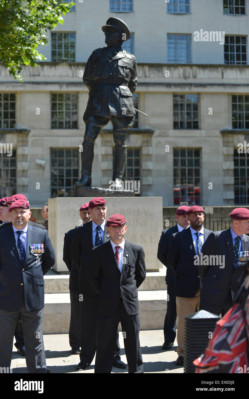 A marzo si svolge su Whitehall di campagna per riconoscere Falklands soldato Cpl Stewart McLaughlin Foto Stock