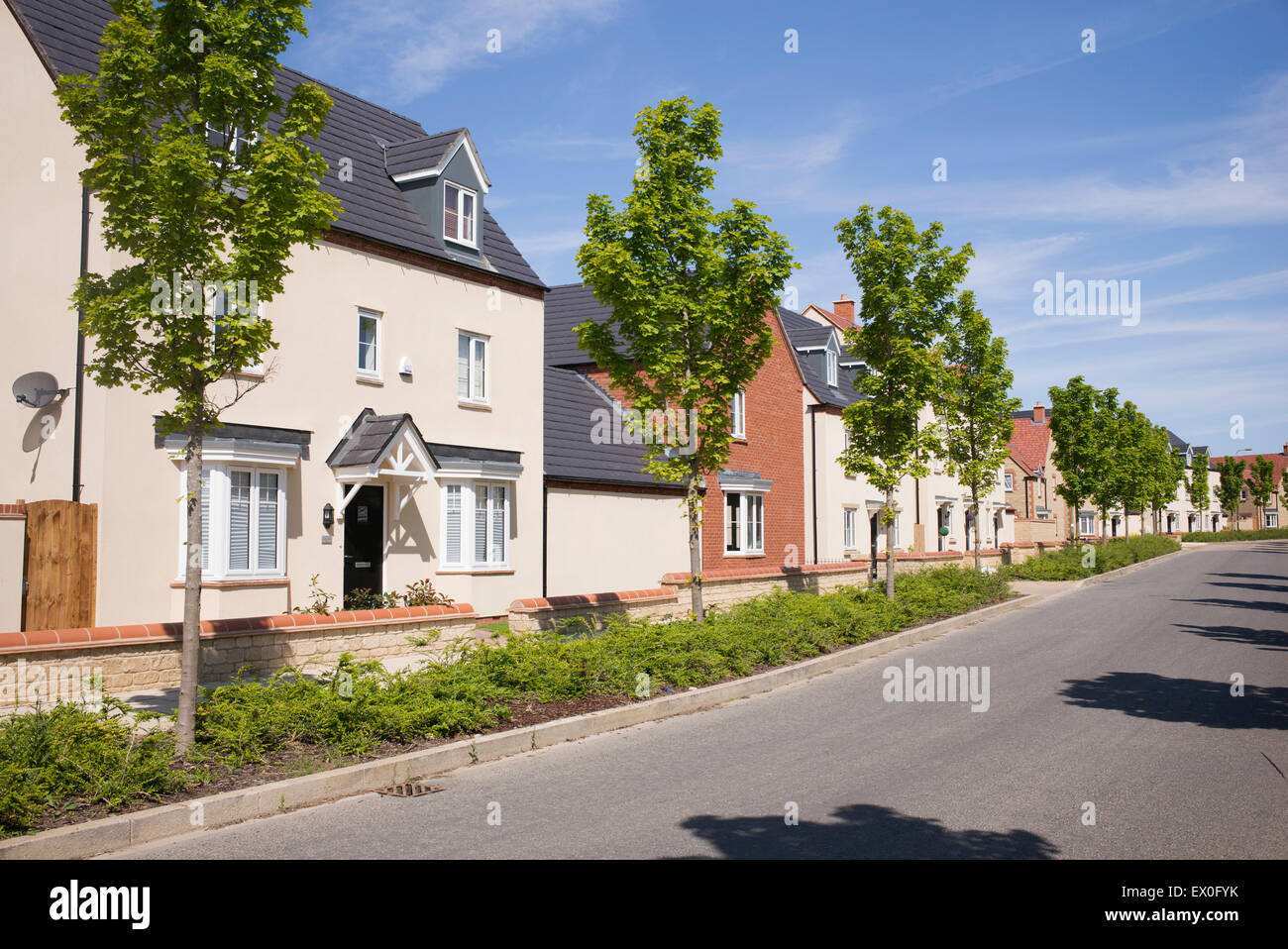 Alloggiamento moderno sviluppo, Kingsmere, Bicester, Oxfordshire, Inghilterra Foto Stock