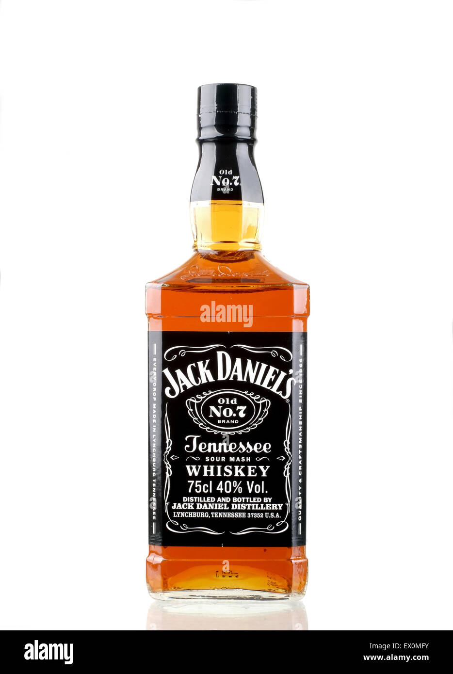 PANAMA, PANAMA-gennaio 08.2015: Botle singolo di Jack Daniels # 5 isolato su bianco. Jack Daniel's è un marchio di Sour Mash Tennes Foto Stock