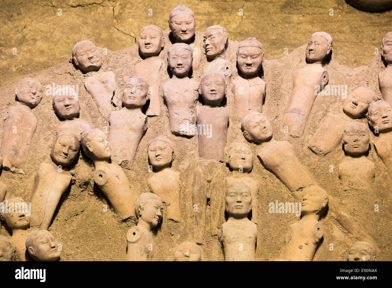 Figure di argilla all'Han Yang Ling tomba in Xianyang, Provincia di Shaanxi vicino a Xi'an, Cina Foto Stock