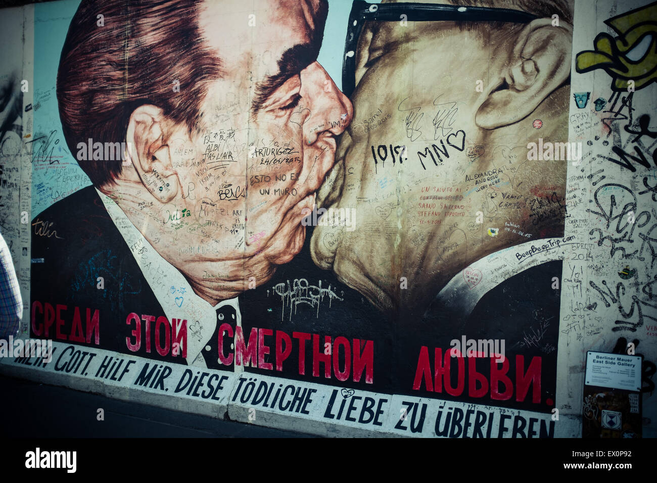 Baciare i politici East Side Gallery, il muro di Berlino Foto Stock