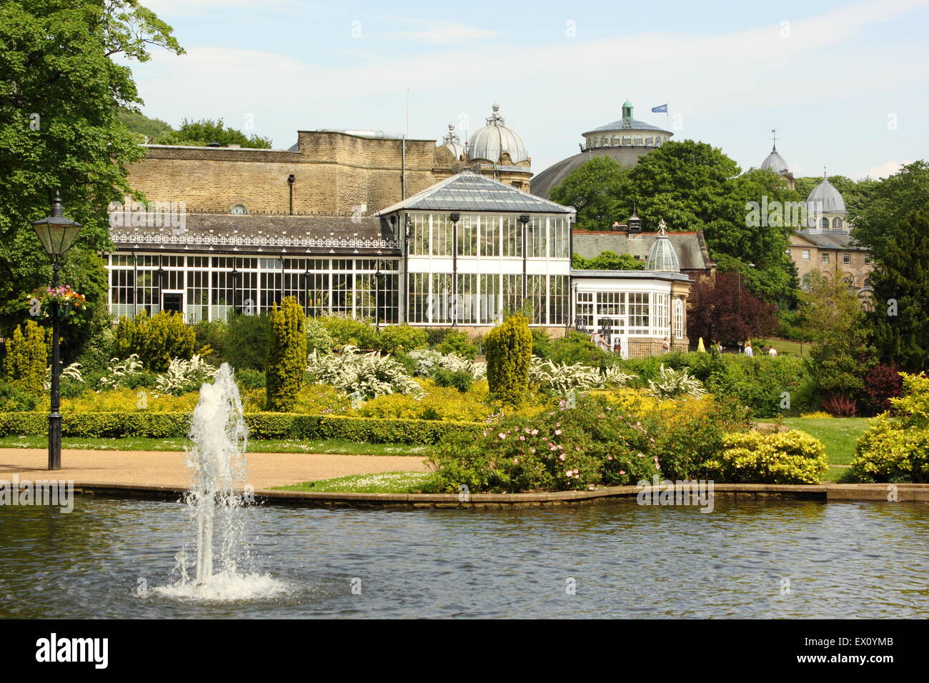 Il Pavilion Gardens, un bel verde pubblico e spazio hot house complesso in BUXTON, DERBYSHIRE REGNO UNITO Inghilterra Foto Stock