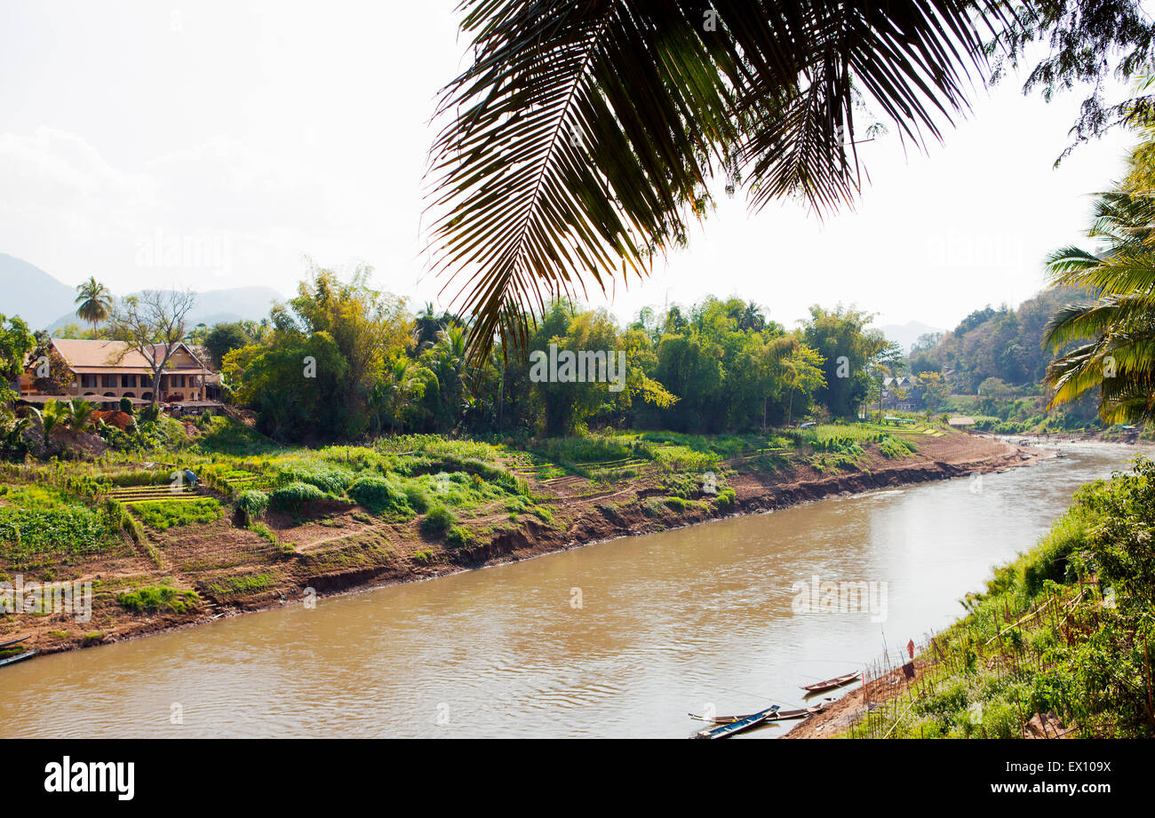 Il fiume Nam Khan, Luang Prabang, Laos Foto Stock