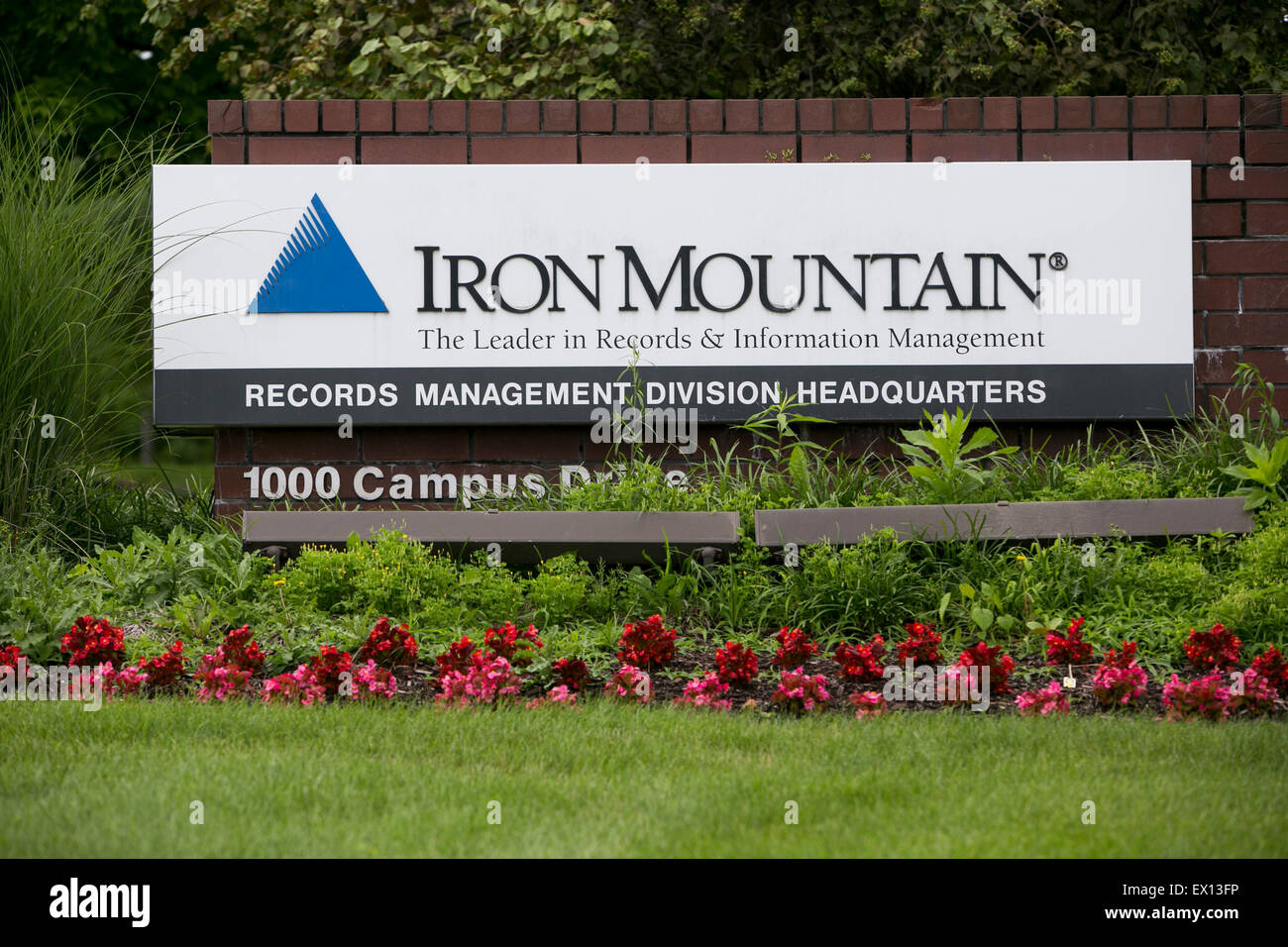Un logo segno al di fuori della sede centrale di gestione dei record di Iron Mountain divisione in Collegeville, Pennsylvania. Foto Stock