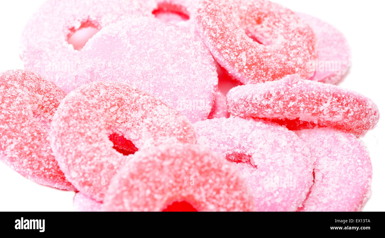 Macro shot di diversi ring caramelle su sfondo bianco Foto Stock