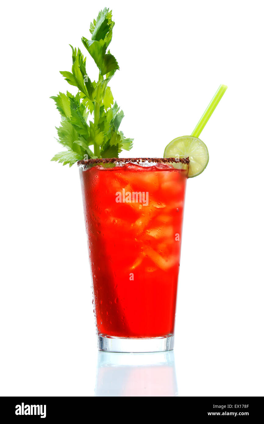 Immagine di stock di Bloody Mary cocktail isolati su sfondo bianco Foto Stock