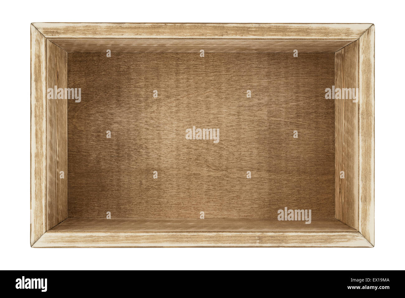 Rustico vuoto cassetta di legno isolato su bianco Foto Stock