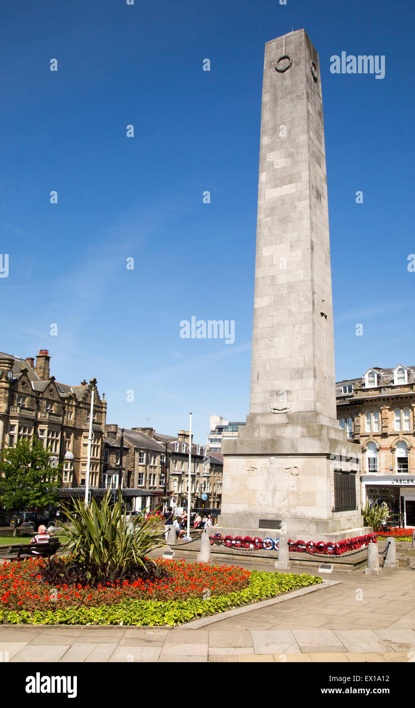 Il cenotafio memoriale di guerra in Harrogate Town Center, nello Yorkshire, Inghilterra, Regno Unito Foto Stock