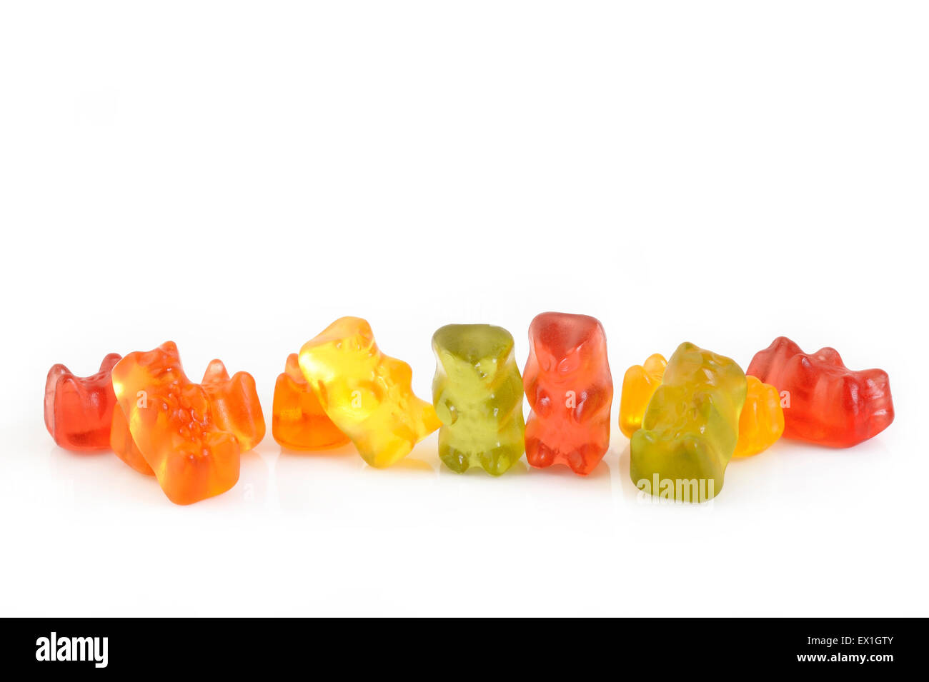 Jelly gummy bears isolati su sfondo bianco Foto Stock