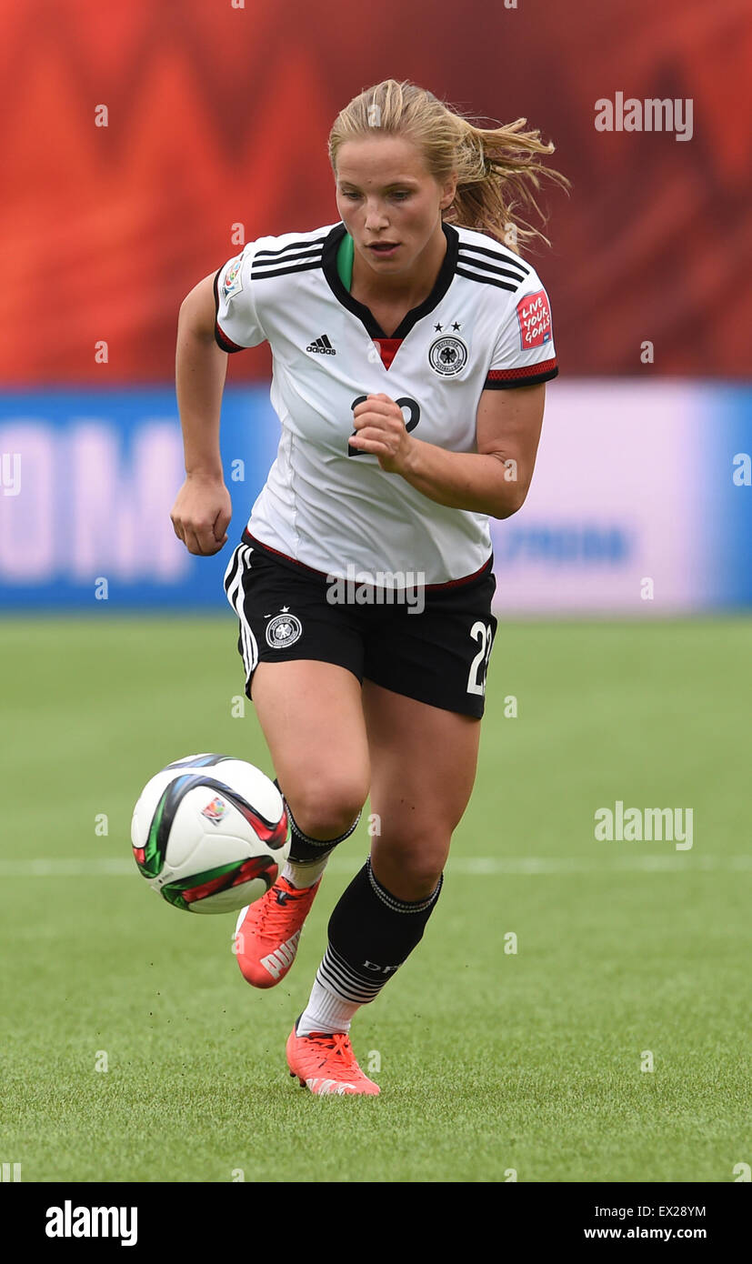 Edmonton, Canada. 04 Luglio, 2015. La Germania Tabea Kemme in azione durante il FIFA Coppa del Mondo Donne 2015 terzo posto partita di calcio tra Inghilterra e Germania al Commonwealth Stadium di Edmonton, Canada, 04 luglio 2015. Foto: Carmen Jaspersen/dpa/Alamy Live News Foto Stock