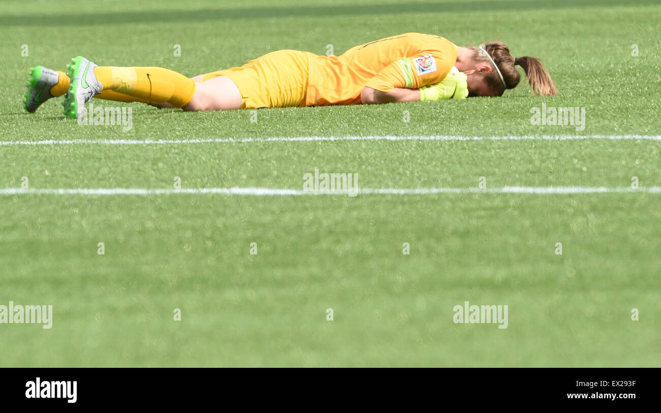Edmonton, Canada. 04 Luglio, 2015. L'Inghilterra del portiere Karen Bardsley reagisce dopo la FIFA Coppa del Mondo Donne 2015 terzo posto partita di calcio tra Inghilterra e Germania al Commonwealth Stadium di Edmonton, Canada, 04 luglio 2015. Foto: Carmen Jaspersen/dpa/Alamy Live News Foto Stock