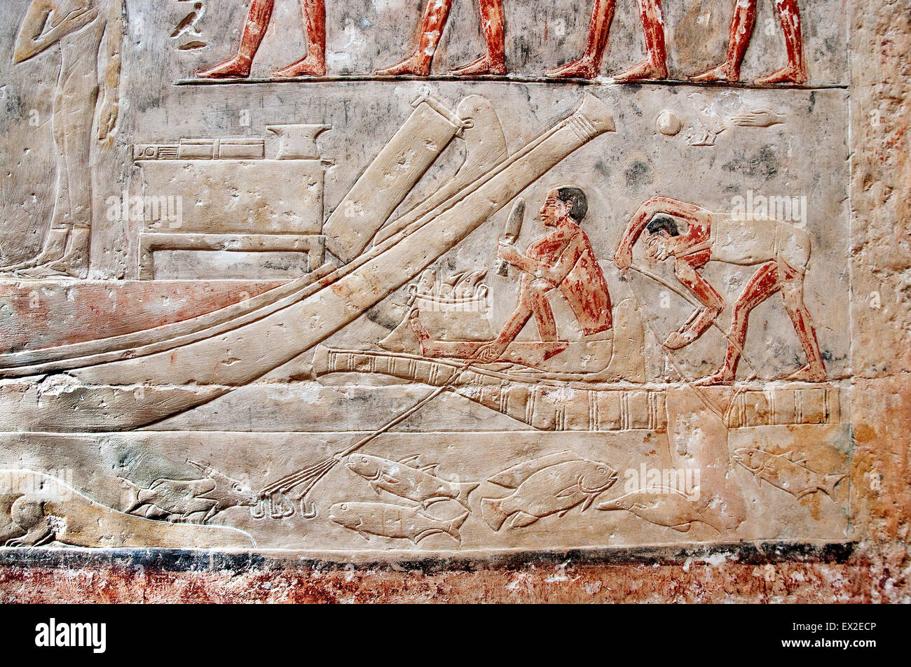 Saqqara,Cairo,Egitto: mastaba di Kagemni,antico regno V dinastia (2321-2290 a.C.).il sollievo di pescatori sul Nilo con pesci Foto Stock