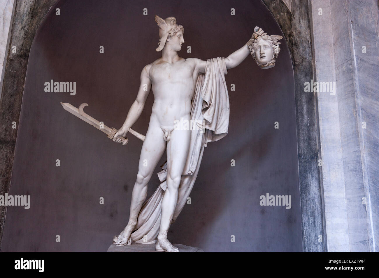 Perseo trionfante, romana tenendo la testa della Medusa. Museo Pio-Clementino, ai Musei Vaticani Musei Vaticani, Città del Vaticano. Foto Stock