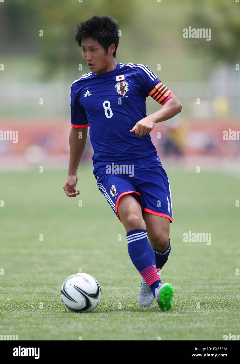 Yeonggwang, Corea del Sud. Il Giappone ha sconfitto il Brasile 1-0. 5 Luglio, 2015. Ryuji Izumi Universiade: Ryuji Izumi di Giappone controlla la sfera durante gli uomini preliminare della partita di calcio contro il Brasile nella XXVIII Universiade estiva 2015Gwangju in Yeonggwang, Corea del Sud. Il Giappone ha sconfitto il Brasile 1-0 . © SeongJoon Cho AFLO/sport/Alamy Live News Foto Stock