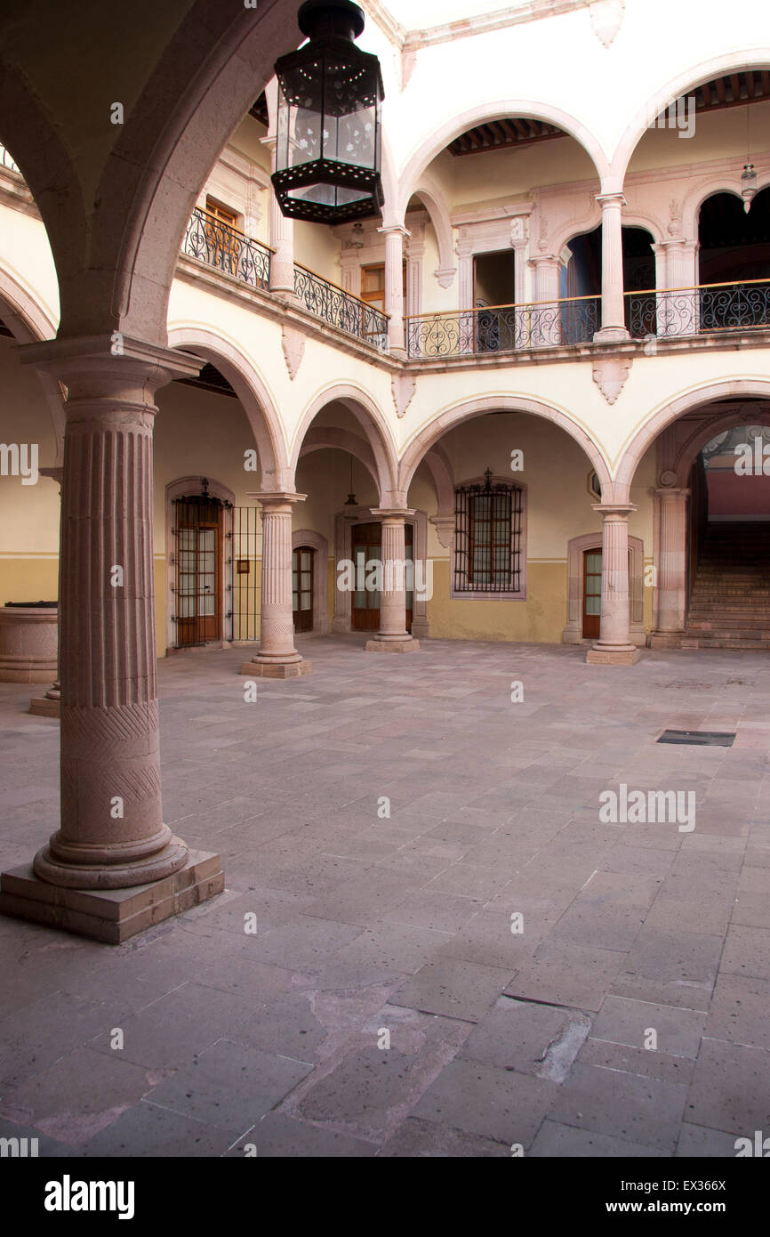 Questo incantevole edificio coloniale ospita gli uffici della Magistratura Comunale in Zacatecas, Messico Foto Stock