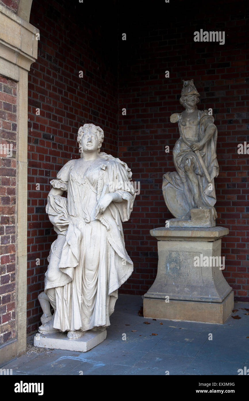 DEU, in Germania, in Renania settentrionale-Vestfalia, statue al castello di Nordkirchen nel distretto di Coesfeld. DEU, Deutschland, Nordrhein-We Foto Stock