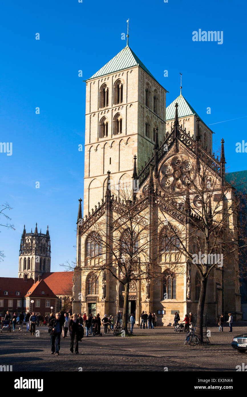 DEU, in Germania, in Renania settentrionale-Vestfalia, Muenster, la cattedrale di San Paolo e sullo sfondo la Liebfrauen Ueberwasser chiesa. DE Foto Stock