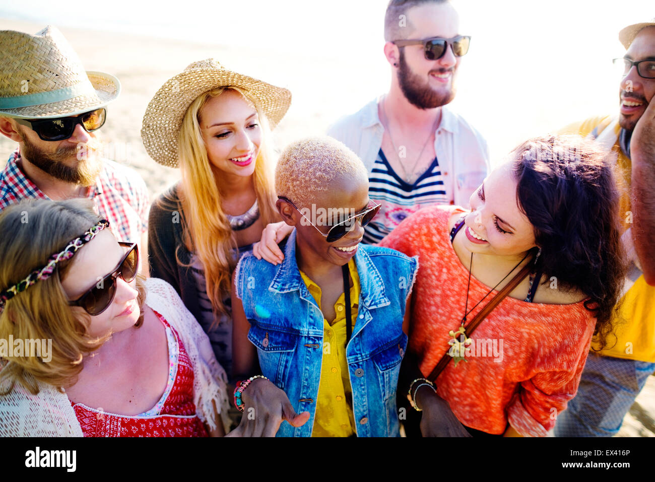 Il legame di amicizia Relax Estate spiaggia felicità Concept Foto Stock