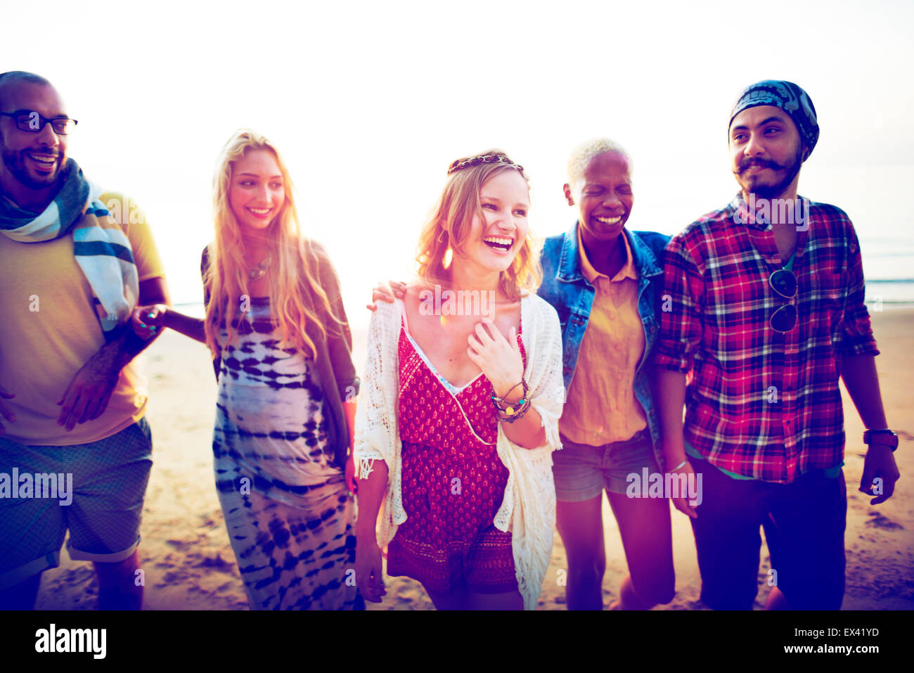 Il legame di amicizia Relax Estate spiaggia felicità Concept Foto Stock