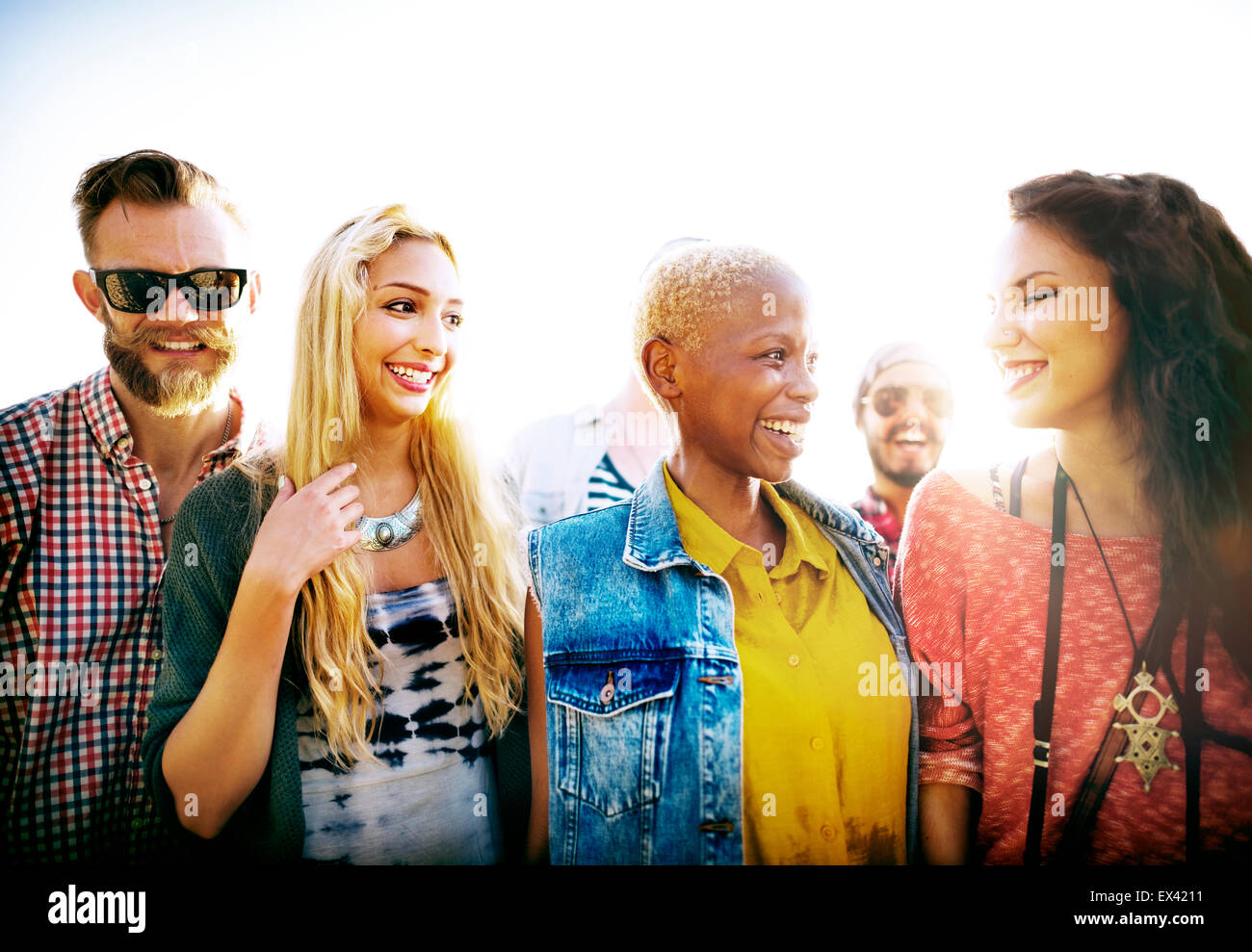 Il legame di amicizia Relax Estate spiaggia felicità Concept Foto Stock