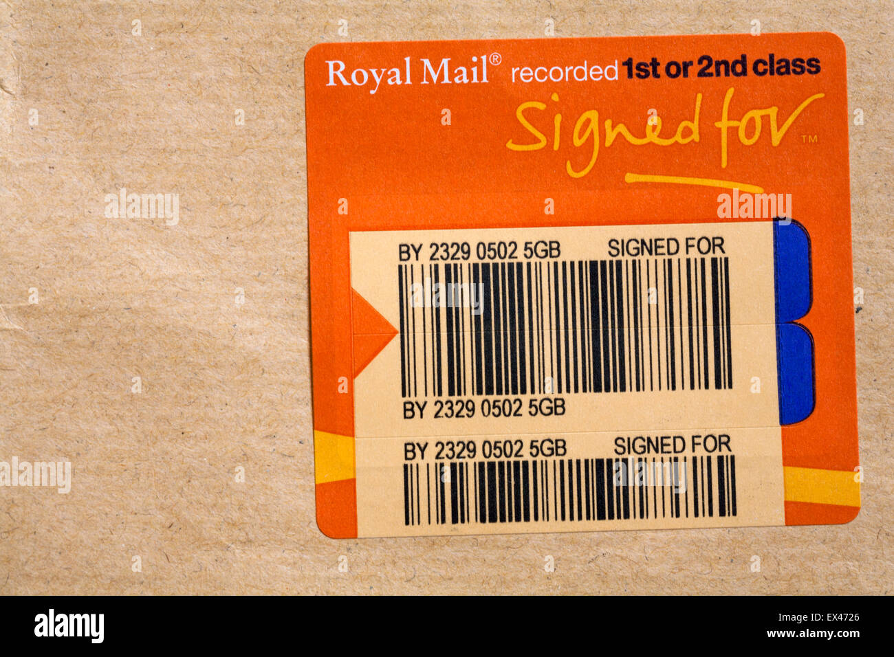 Royal Mail etichetta registrata sulla busta marrone Foto Stock