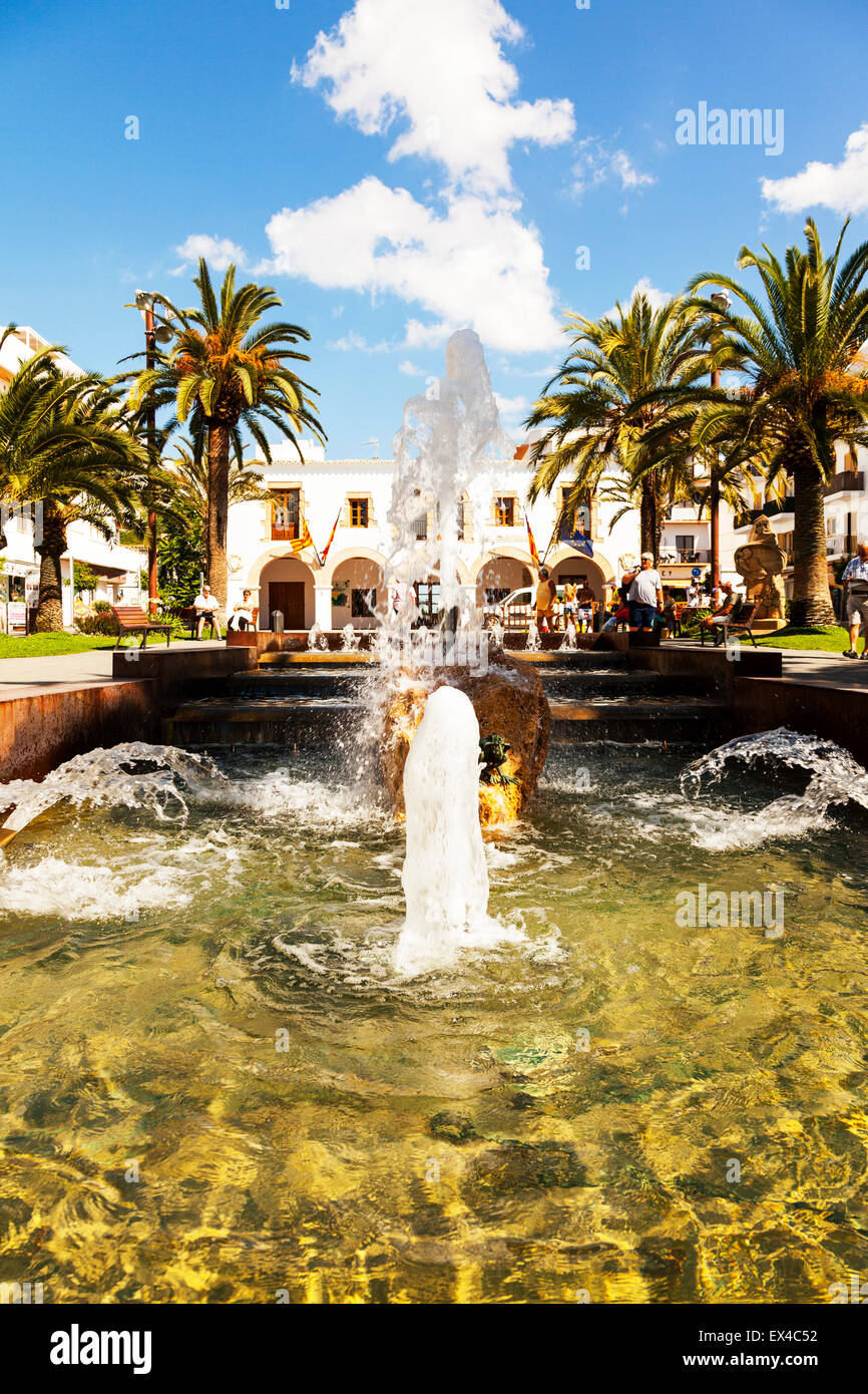 Fontana a Santa Eulalia Del Rio Ibiza Spagna Piazza di Spagna resort casa vacanze Foto Stock