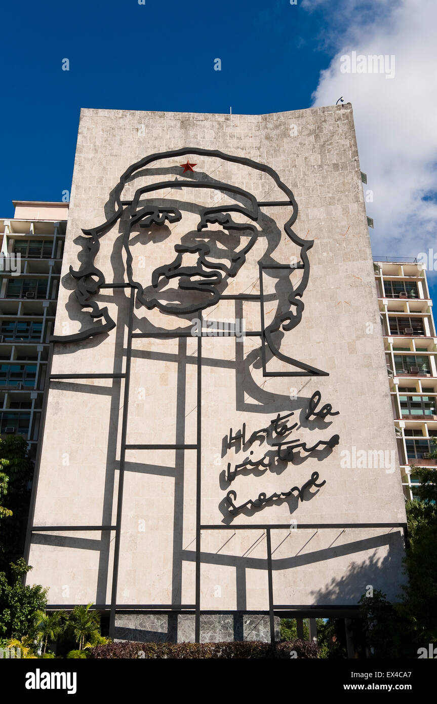 Verticale di vista ravvicinata di Che Guevara murale di l'Avana, Cuba. Foto Stock