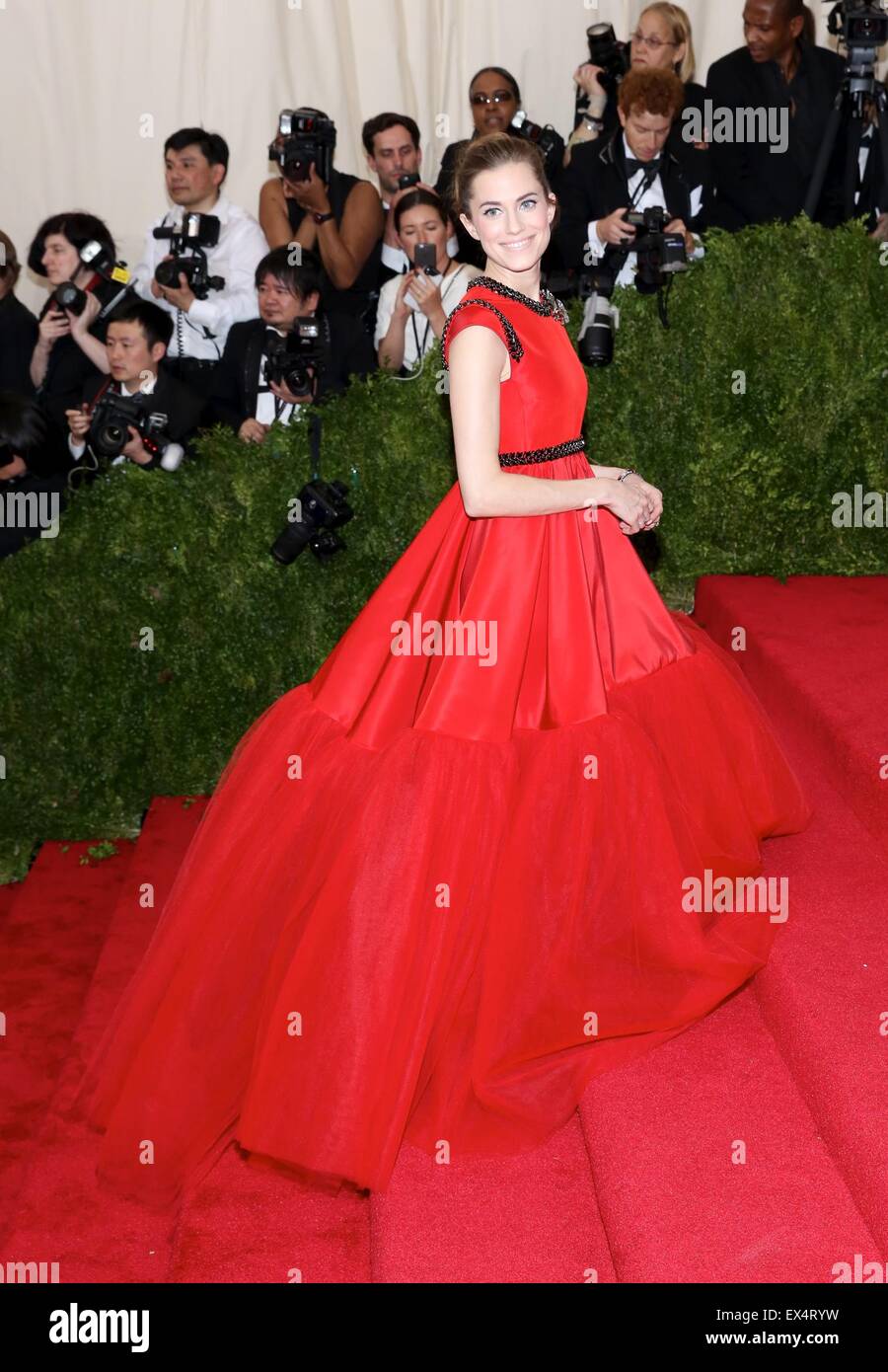 MET Gala 2015 " Cina: attraverso il Looking Glass' Costume Institute Gala benefici al Metropolitan Museum of Art - Arrivi con: Allison Williams dove: New York New York, Stati Uniti quando: 04 maggio 2015 C Foto Stock