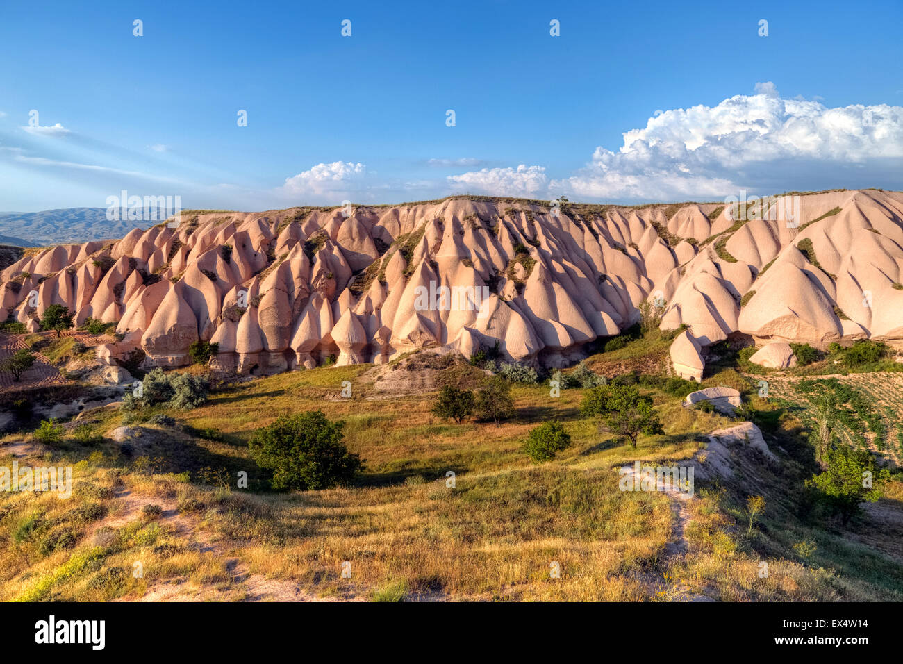 La bianca Valle nel tramonto, Uchisar, Goereme, Cappadocia, Anatolia, Tuerkey Foto Stock