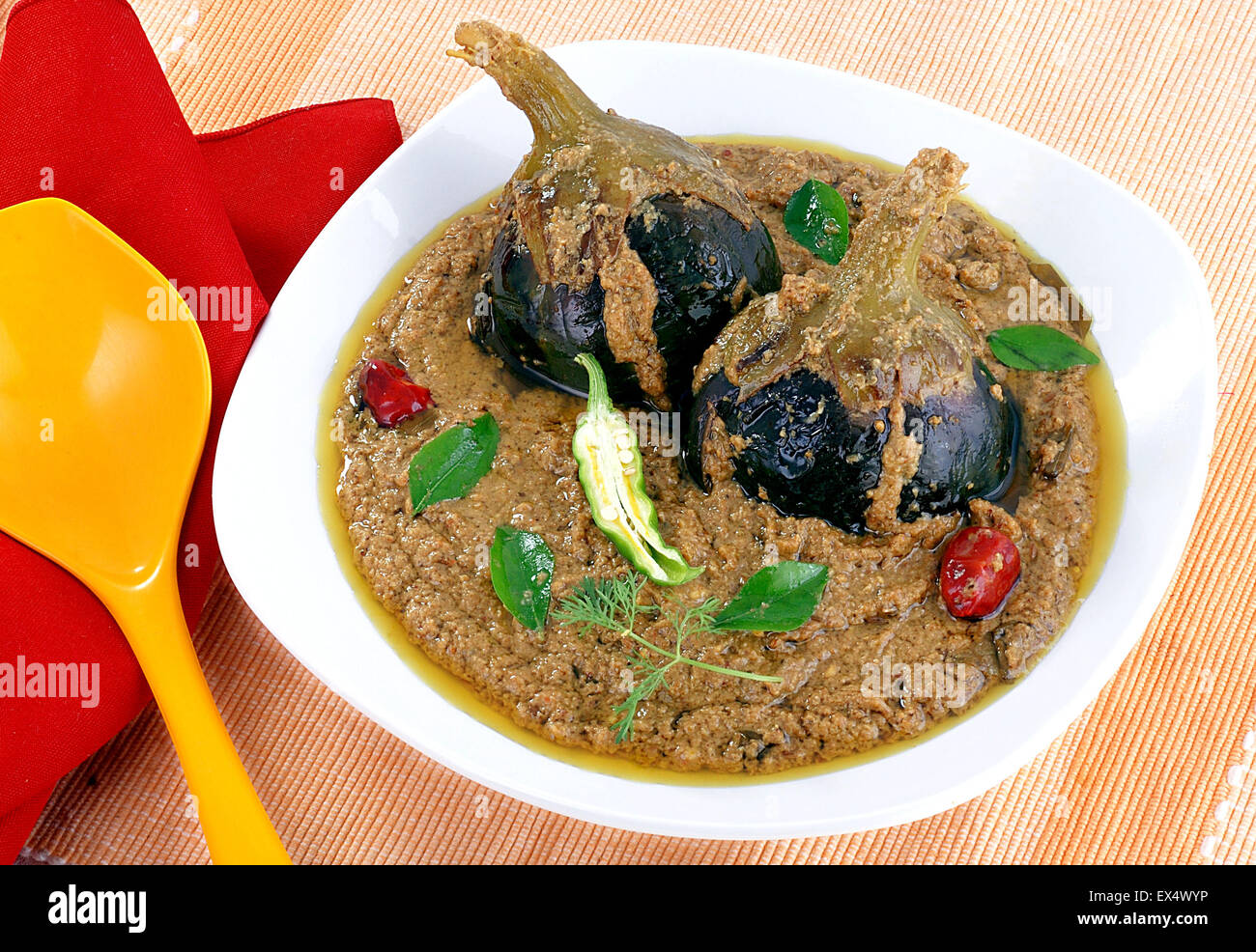Hyderabadi impianto uovo Curry Foto Stock