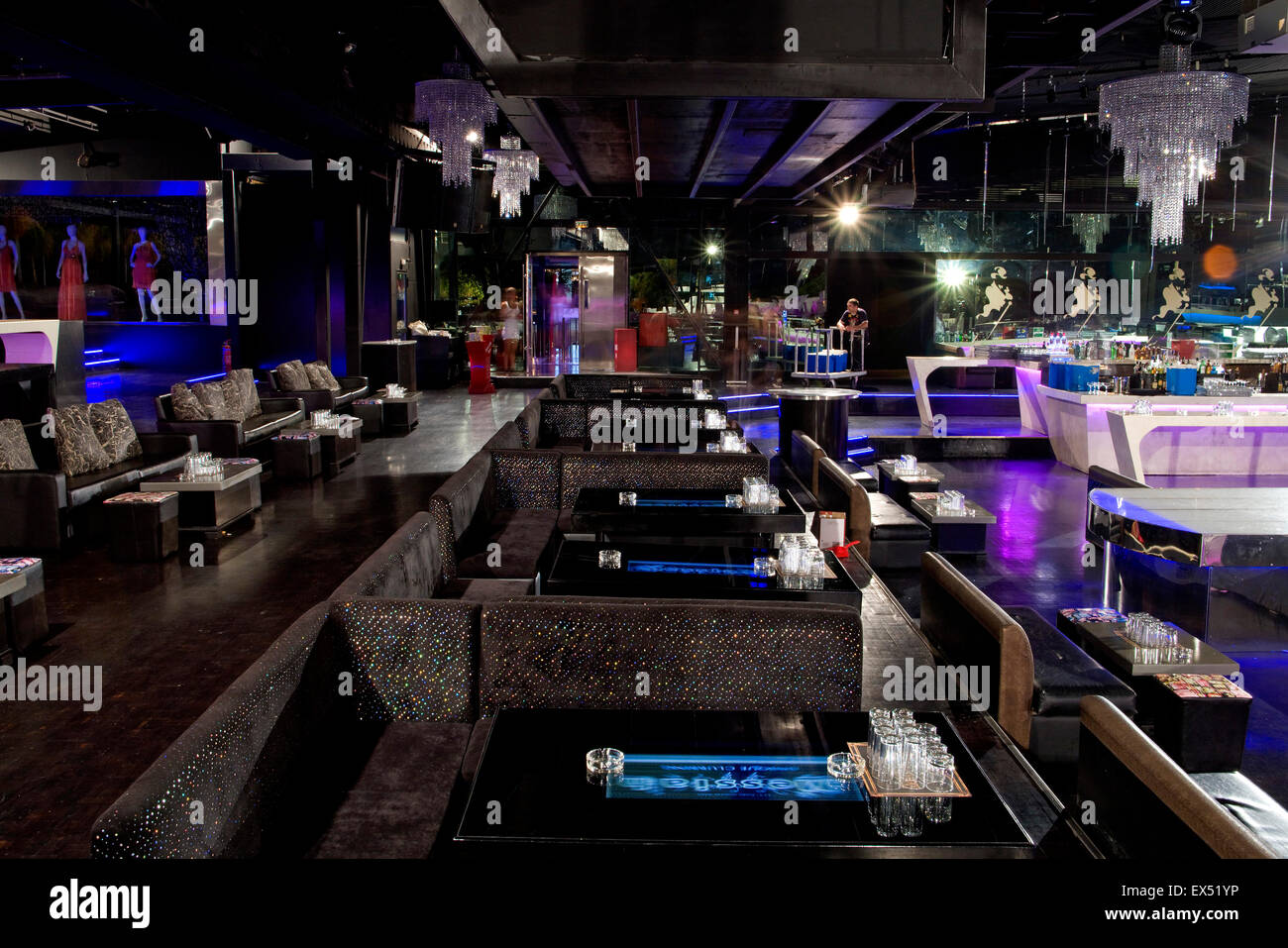 Interior/ architettonico di un nightclub greco a Atene, Grecia. Foto Stock