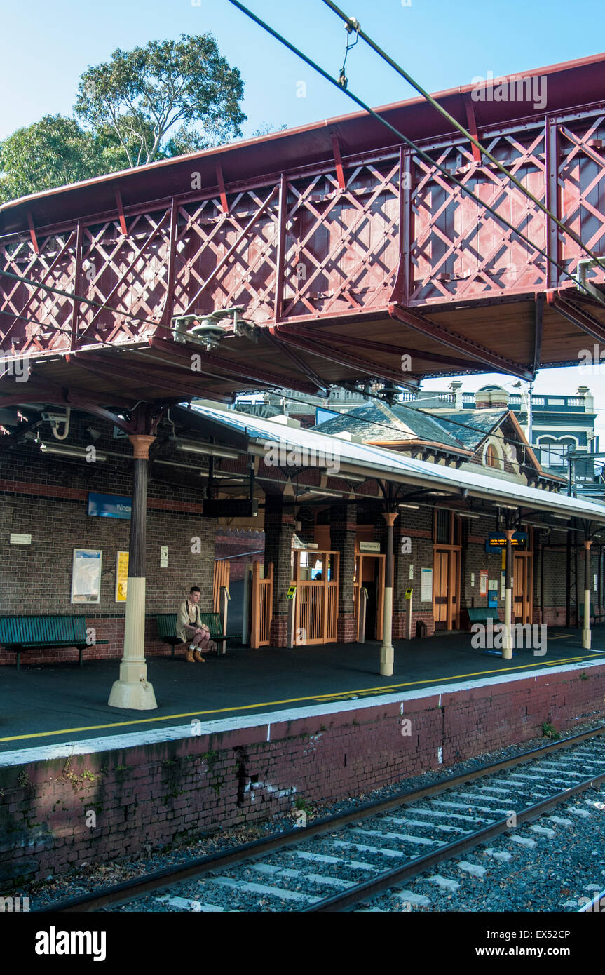 In attesa di " commuters " al Suburban stazione di Windsor a Melbourne, Australia Foto Stock