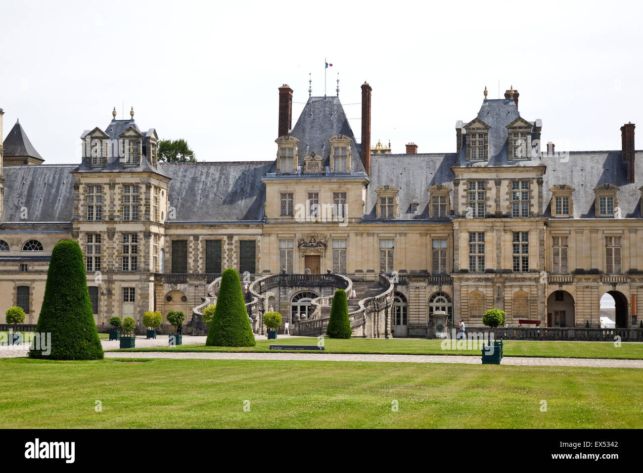 Il Cortile d'onore al Château de Fontainebleau, Palace, il royal, edifici, Fontainebleau, Francia. Foto Stock