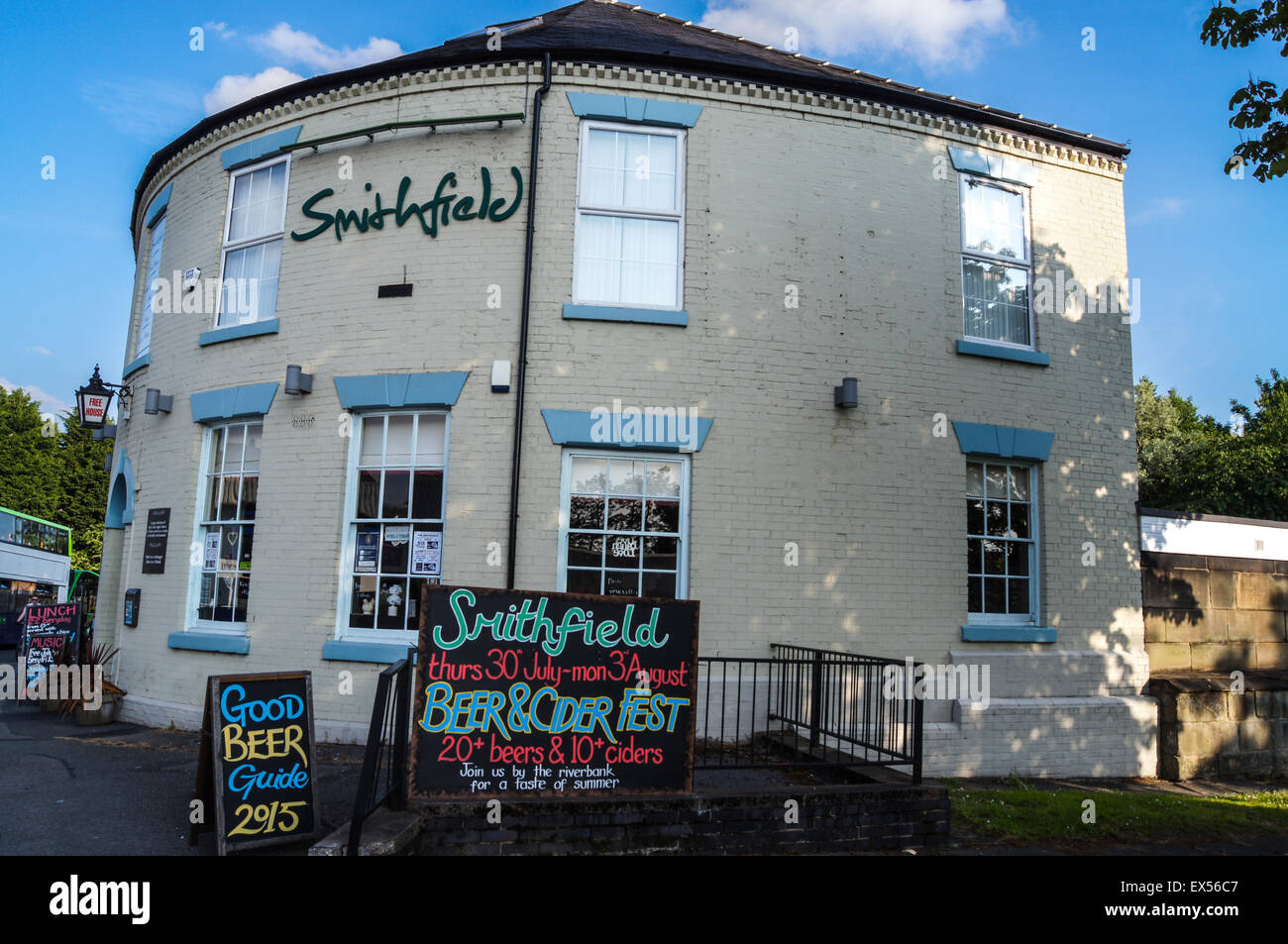 Esterno di Smithfield pub, 1840, precedentemente noto come Hotel di mercato, Derby, Derbyshire, Inghilterra Foto Stock
