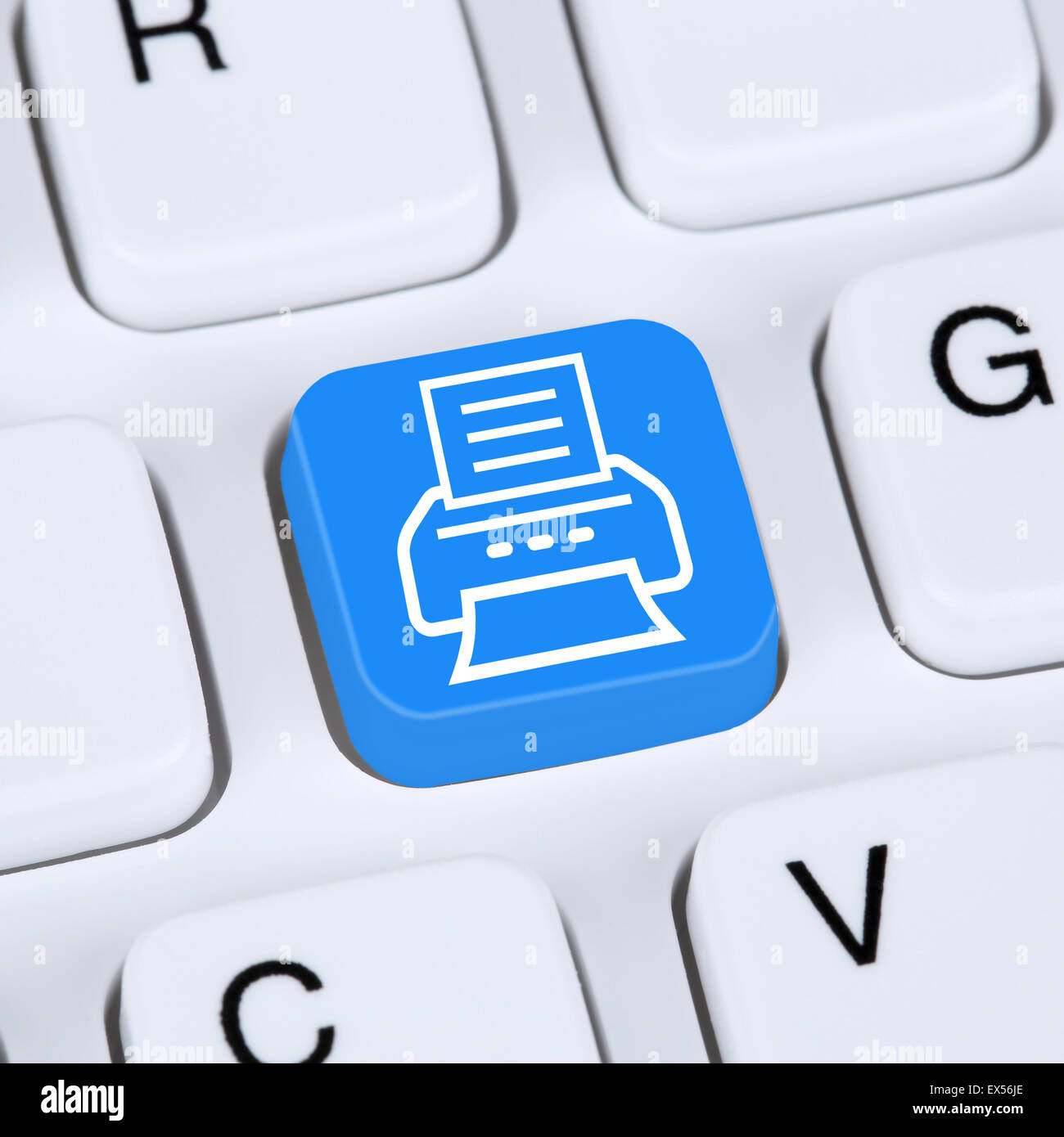 Il concetto di computer del documento di stampa in fase di stampa sulla stampante da tastiera Foto Stock