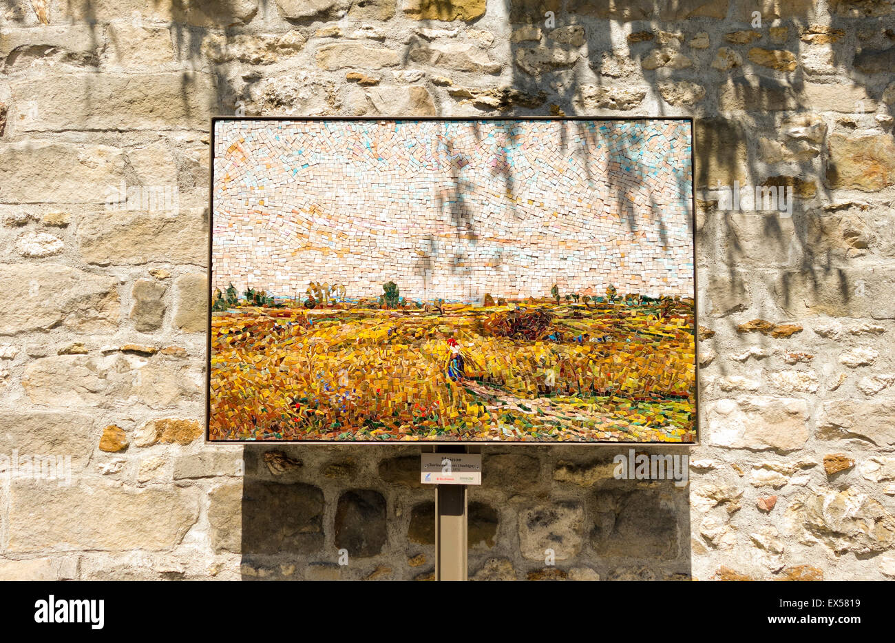 La pittura di Charles Francois Daubigny realizzati in mosaico sul display in francese villaggio degli artisti Barbizon, Seine-et-Marne, Francia. Foto Stock