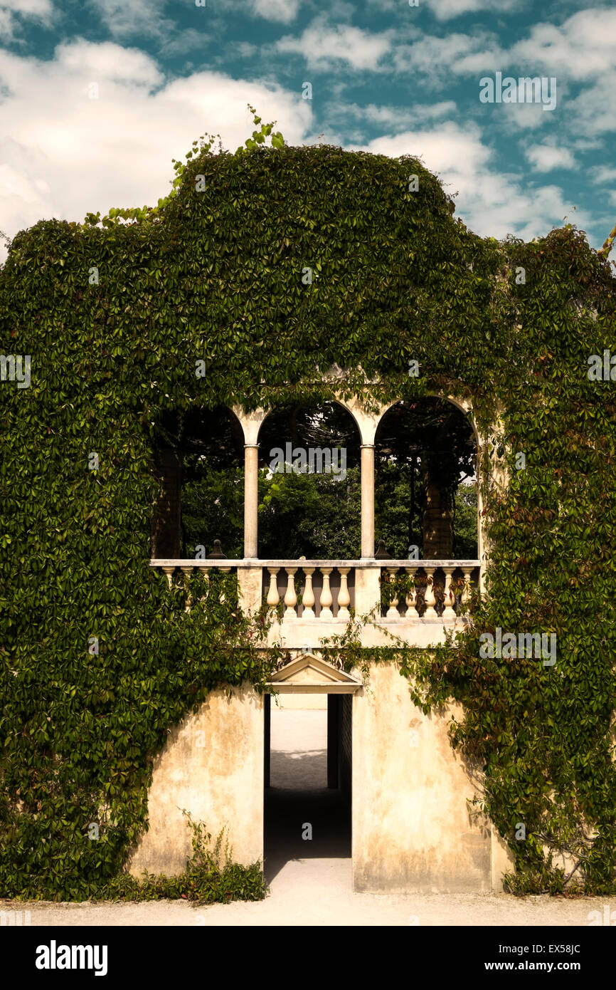Il giardino italiano rinascimentale in Hamilton Botanic Gardens, Nuova Zelanda. Trattate in uno stile retrò. Foto Stock