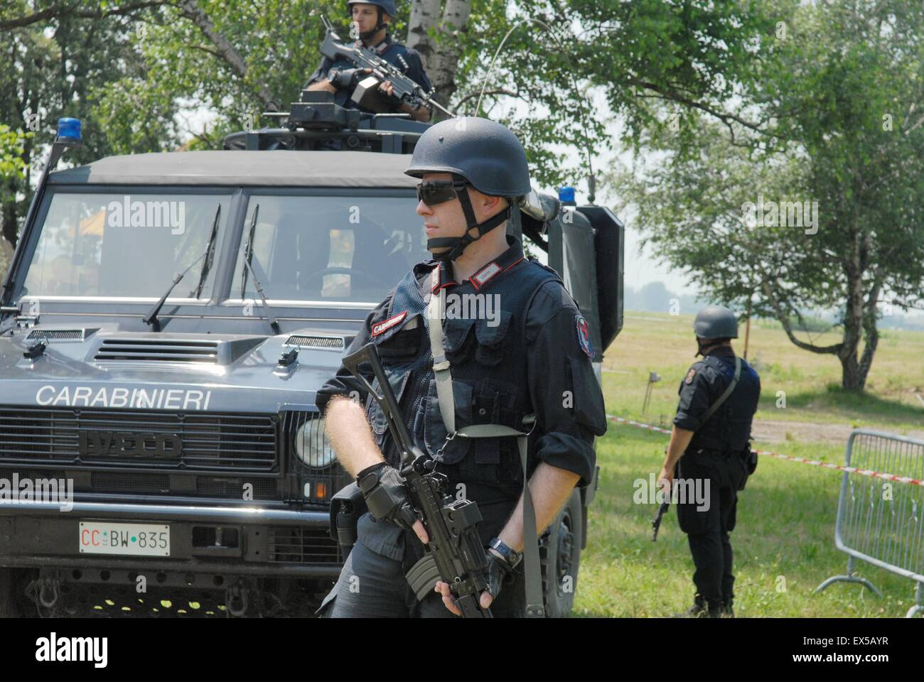 La NATO forza comune sede, esercito italiano, il pattugliamento dei Carabinieri Polizia Militare Foto Stock