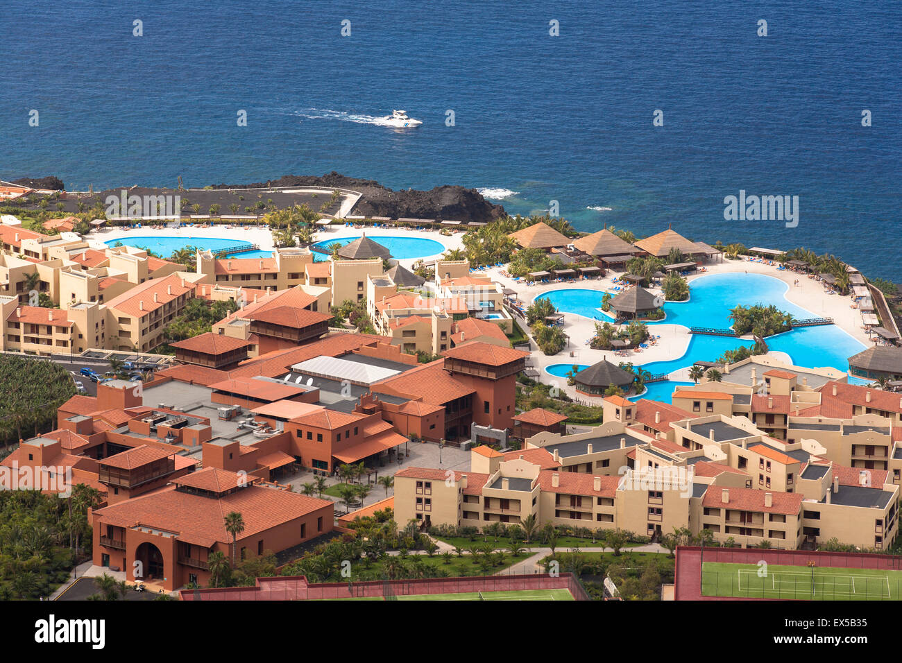 ESP, Spagna, Canarie, l'isola di La Palma, l'Hotel Teneguia Princess e La Palma Princess presso la costa occidentale nei pressi di La Foto Stock