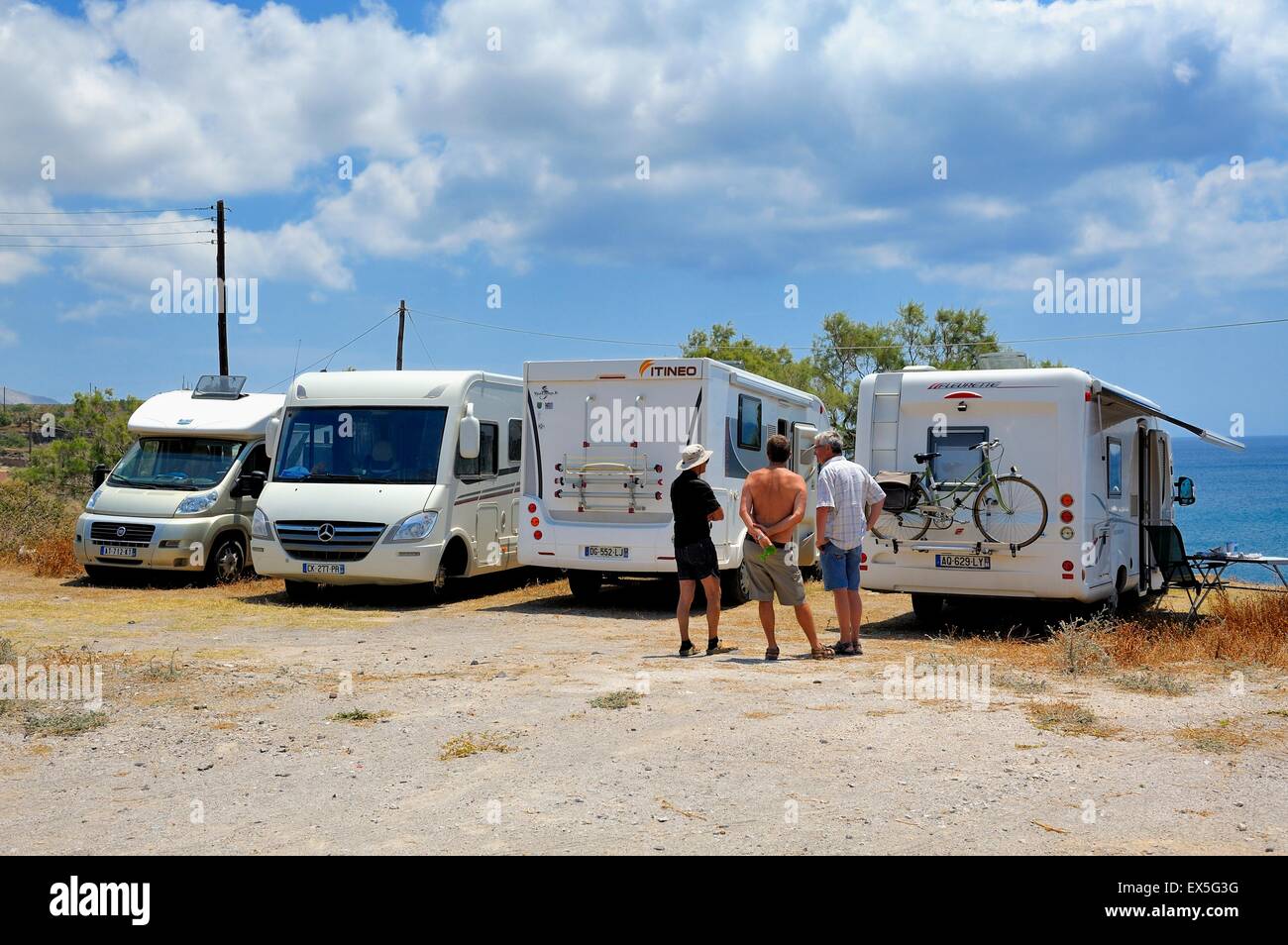 Motore mobile homes sull isola di Santorini, Grecia Foto Stock