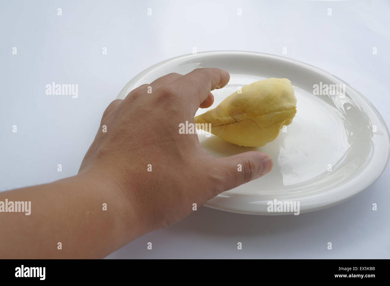 Durian sbucciare la frutta tropicale odore gustoso re Foto Stock